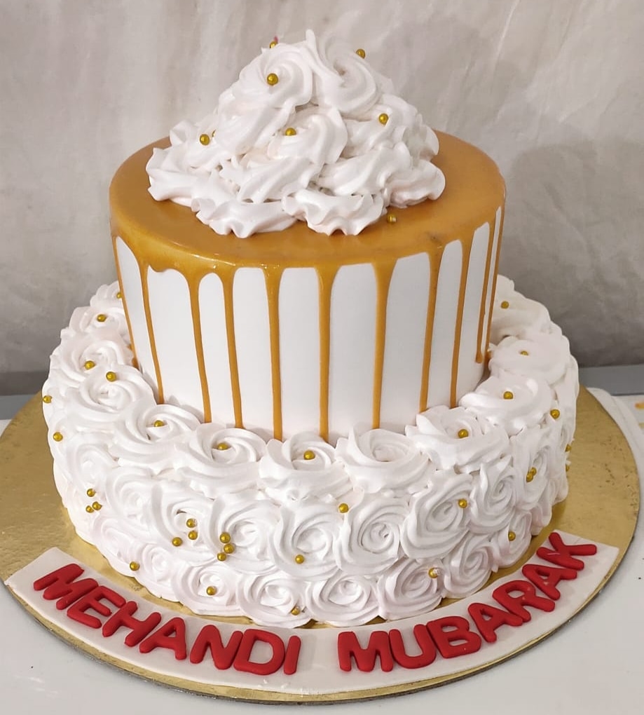 Mehandi Mubarak cake with white Floral